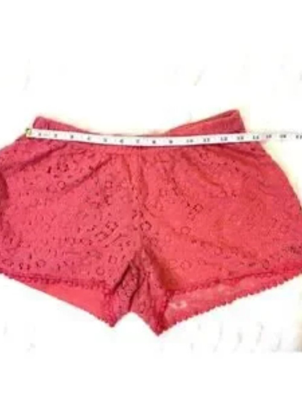 Eyelet Lace-Like Overlay Coral Short's Size Medium Juniors - Picture 4 of 4